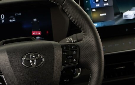 Toyota Camry, 2025 год, 15 фотография