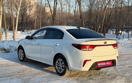 KIA Rio IV, 2018 год, 940 000 рублей, 4 фотография