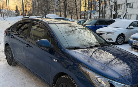 Hyundai Solaris II рестайлинг, 2022 год, 1 800 000 рублей, 2 фотография