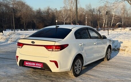 KIA Rio IV, 2018 год, 940 000 рублей, 3 фотография