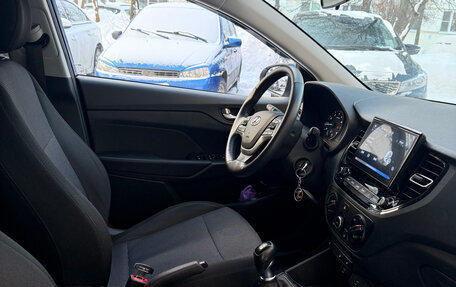 Hyundai Solaris II рестайлинг, 2022 год, 1 800 000 рублей, 14 фотография