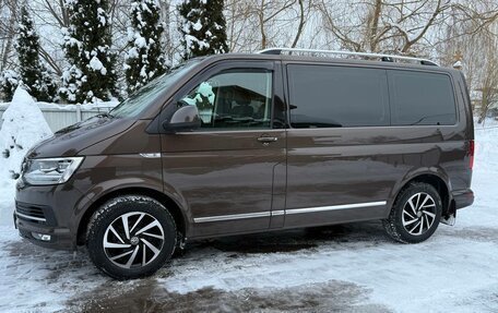 Volkswagen Caravelle T6 рестайлинг, 2019 год, 3 100 000 рублей, 2 фотография