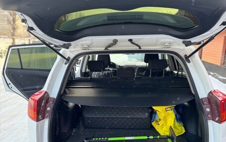 Toyota RAV4, 2014 год, 2 050 000 рублей, 8 фотография