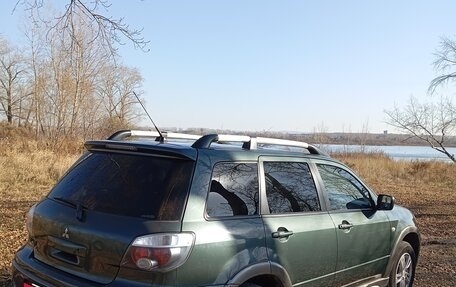 Mitsubishi Outlander III рестайлинг 3, 2005 год, 840 000 рублей, 2 фотография