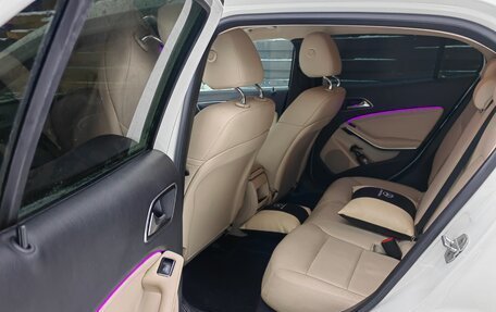 Mercedes-Benz GLA, 2014 год, 1 950 000 рублей, 15 фотография