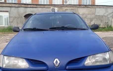 Renault Megane II, 1996 год, 135 000 рублей, 1 фотография