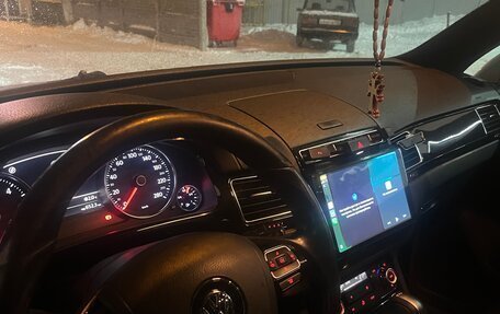 Volkswagen Touareg III, 2012 год, 2 150 000 рублей, 2 фотография