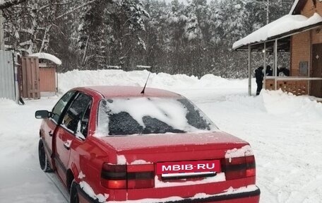 Volkswagen Passat B4, 1995 год, 125 000 рублей, 2 фотография