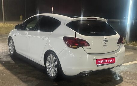 Opel Astra J, 2010 год, 510 000 рублей, 3 фотография