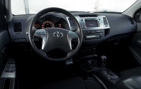 Toyota Hilux VII, 2014 год, 2 799 000 рублей, 10 фотография