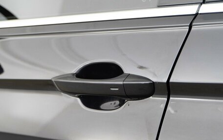 Volkswagen Tiguan II, 2019 год, 3 547 444 рублей, 6 фотография