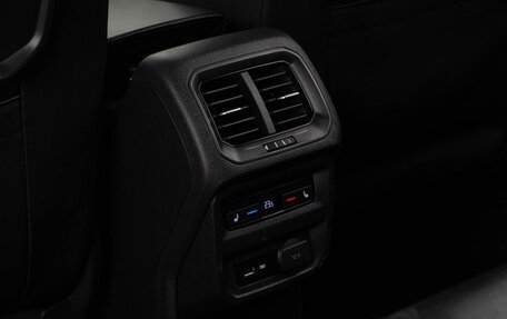 Volkswagen Tiguan II, 2019 год, 3 547 444 рублей, 13 фотография