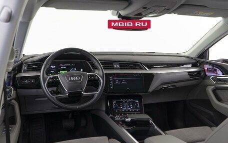 Audi e-tron Sportback I, 2020 год, 5 599 444 рублей, 9 фотография