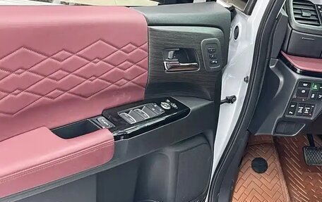 Honda Elysion, 2024 год, 6 000 000 рублей, 14 фотография