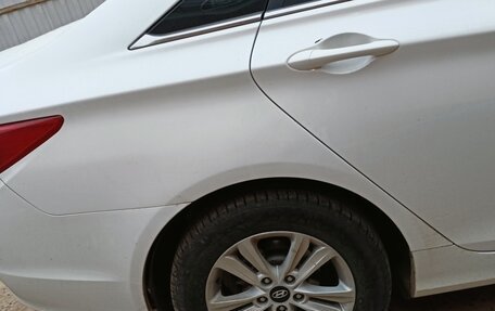 Hyundai Sonata VI, 2012 год, 900 000 рублей, 4 фотография