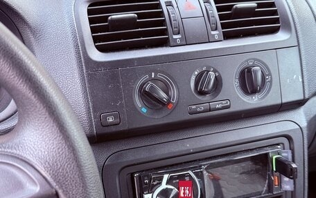 Skoda Fabia II, 2013 год, 650 000 рублей, 6 фотография