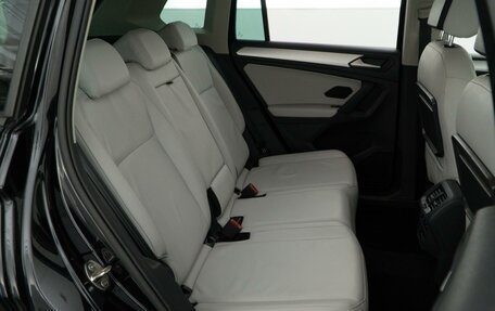 Volkswagen Tiguan II, 2019 год, 2 632 444 рублей, 7 фотография