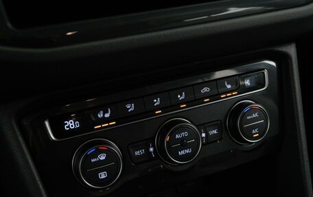 Volkswagen Tiguan II, 2019 год, 2 632 444 рублей, 15 фотография