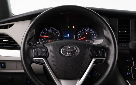 Toyota Sienna III, 2016 год, 2 527 077 рублей, 14 фотография