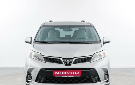 Toyota Sienna III, 2016 год, 2 527 077 рублей, 3 фотография