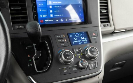 Toyota Sienna III, 2016 год, 2 527 077 рублей, 18 фотография