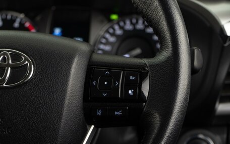 Toyota Hilux VIII, 2021 год, 3 749 999 рублей, 14 фотография