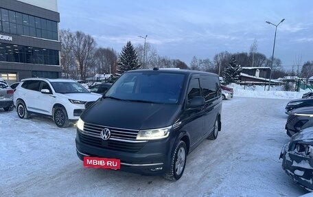 Volkswagen Multivan T6 рестайлинг, 2021 год, 5 250 000 рублей, 2 фотография