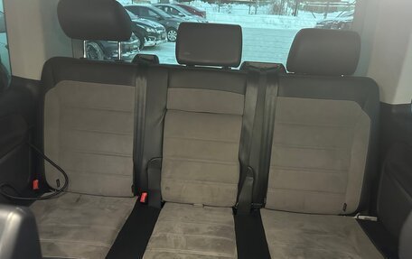 Volkswagen Multivan T6 рестайлинг, 2021 год, 5 250 000 рублей, 9 фотография