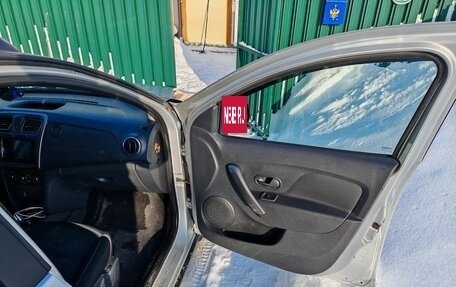 Renault Sandero II рестайлинг, 2016 год, 650 000 рублей, 11 фотография