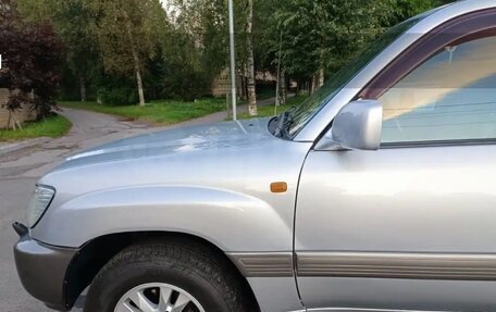 Toyota Land Cruiser 100 рестайлинг 2, 2006 год, 2 760 000 рублей, 2 фотография