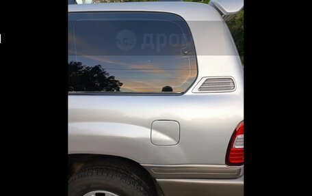 Toyota Land Cruiser 100 рестайлинг 2, 2006 год, 2 760 000 рублей, 4 фотография