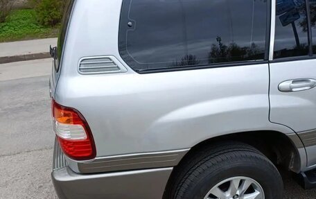 Toyota Land Cruiser 100 рестайлинг 2, 2006 год, 2 760 000 рублей, 10 фотография