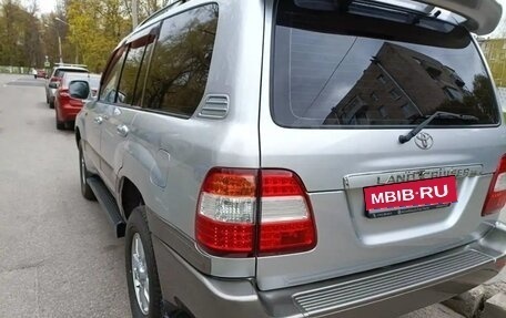 Toyota Land Cruiser 100 рестайлинг 2, 2006 год, 2 760 000 рублей, 12 фотография