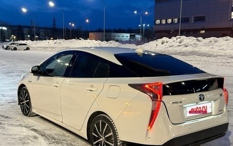 Toyota Prius IV XW50, 2017 год, 1 850 000 рублей, 3 фотография