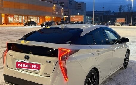 Toyota Prius IV XW50, 2017 год, 1 850 000 рублей, 4 фотография