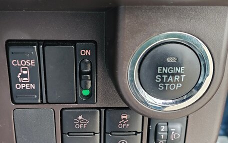 Toyota Roomy I, 2017 год, 930 000 рублей, 29 фотография