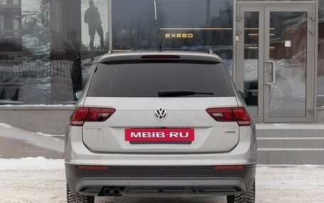 Volkswagen Tiguan II, 2017 год, 2 850 000 рублей, 6 фотография