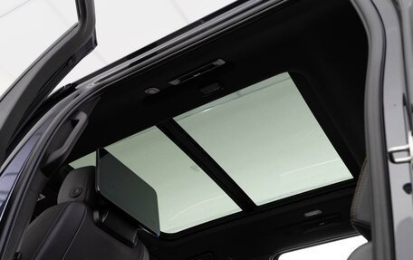 Chevrolet Suburban, 2023 год, 13 390 404 рублей, 18 фотография