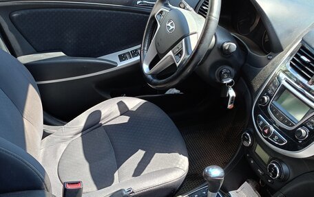 Hyundai Solaris II рестайлинг, 2013 год, 850 000 рублей, 1 фотография