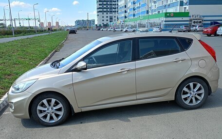 Hyundai Solaris II рестайлинг, 2013 год, 850 000 рублей, 8 фотография