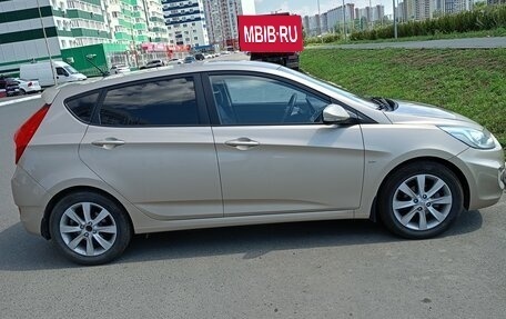 Hyundai Solaris II рестайлинг, 2013 год, 850 000 рублей, 5 фотография