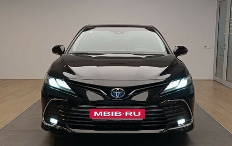 Toyota Camry, 2022 год, 3 990 000 рублей, 2 фотография