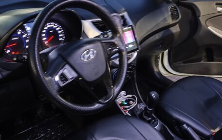 Hyundai Solaris II рестайлинг, 2011 год, 575 000 рублей, 1 фотография