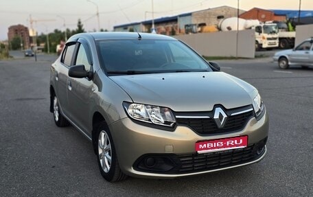 Renault Logan II, 2015 год, 950 000 рублей, 1 фотография
