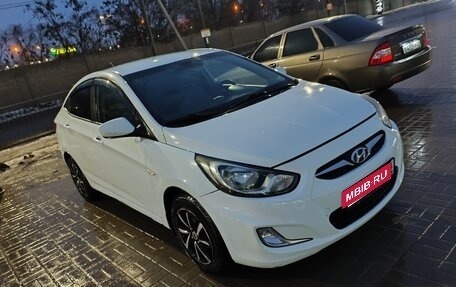 Hyundai Solaris II рестайлинг, 2011 год, 575 000 рублей, 3 фотография