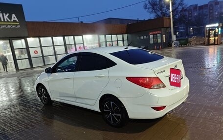 Hyundai Solaris II рестайлинг, 2011 год, 575 000 рублей, 6 фотография