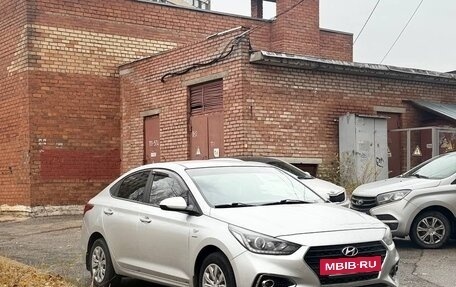 Hyundai Solaris II рестайлинг, 2019 год, 1 400 000 рублей, 3 фотография