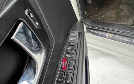 Cadillac SRX II рестайлинг, 2004 год, 575 000 рублей, 12 фотография