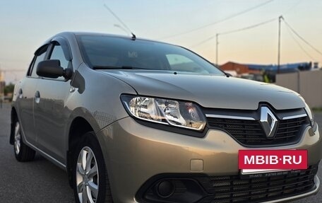 Renault Logan II, 2015 год, 950 000 рублей, 2 фотография