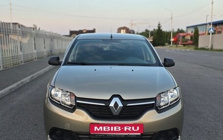 Renault Logan II, 2015 год, 950 000 рублей, 3 фотография